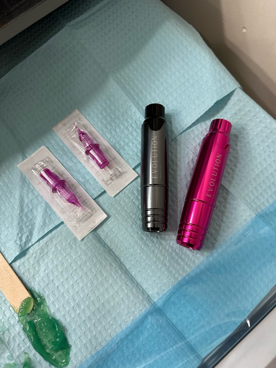 BladeCraftBA's tweet image. Looking to learn SMP (Scalp Micro Pigmentation) Email info@bladecraftbarber.com to learn more about upcoming class opportunities!
.
.
.
.
.
.
.
.
.
#smp #scalpmicropigmentation #Dallas #dallastx