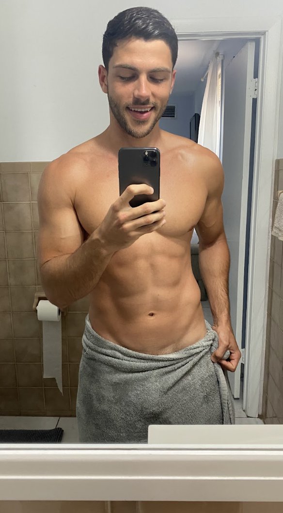 FviLliEWIAIKZs5?format=jpg&name=medium