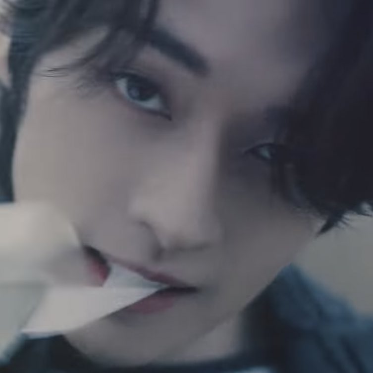 Ieeknowfiles's tweet photo. DLC LEE KNOW OMG 

#LEEKNOW #리노 https://t.co/wo8Ywdvwa8