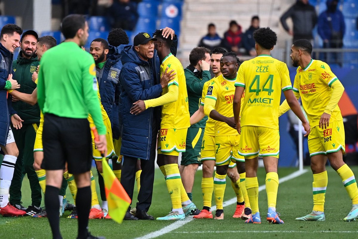 ActuFoot_'s tweet photo. Le FC Nantes enchaîne un 11ème match sans victoire en Ligue 1. 😰

4 points pris sur 33 possibles depuis le 19 février. https://t.co/KweJIoPd2O