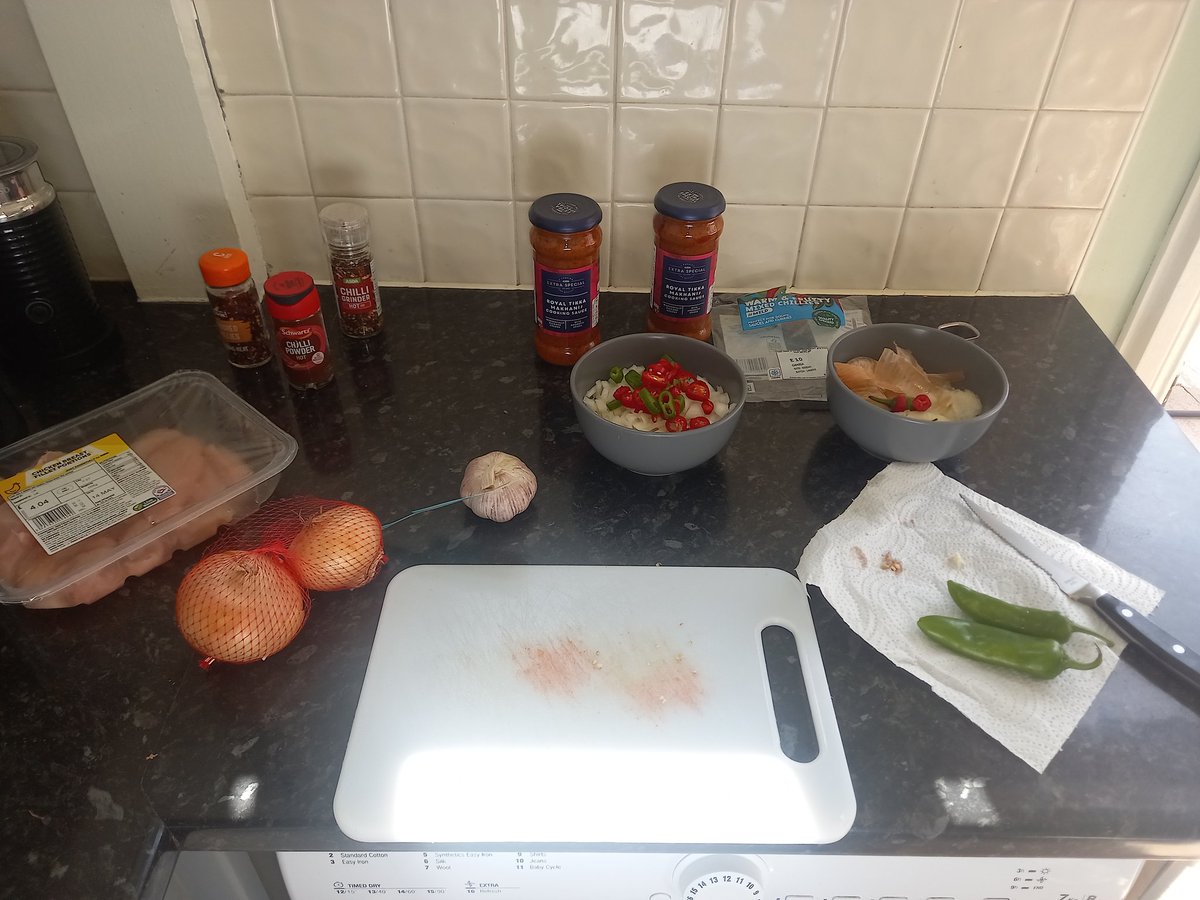 CraigIngham3's tweet photo. Dad's doing a curry x x @BruceIngham3 #spicy #whosein x x https://t.co/ChyXlHVbyB