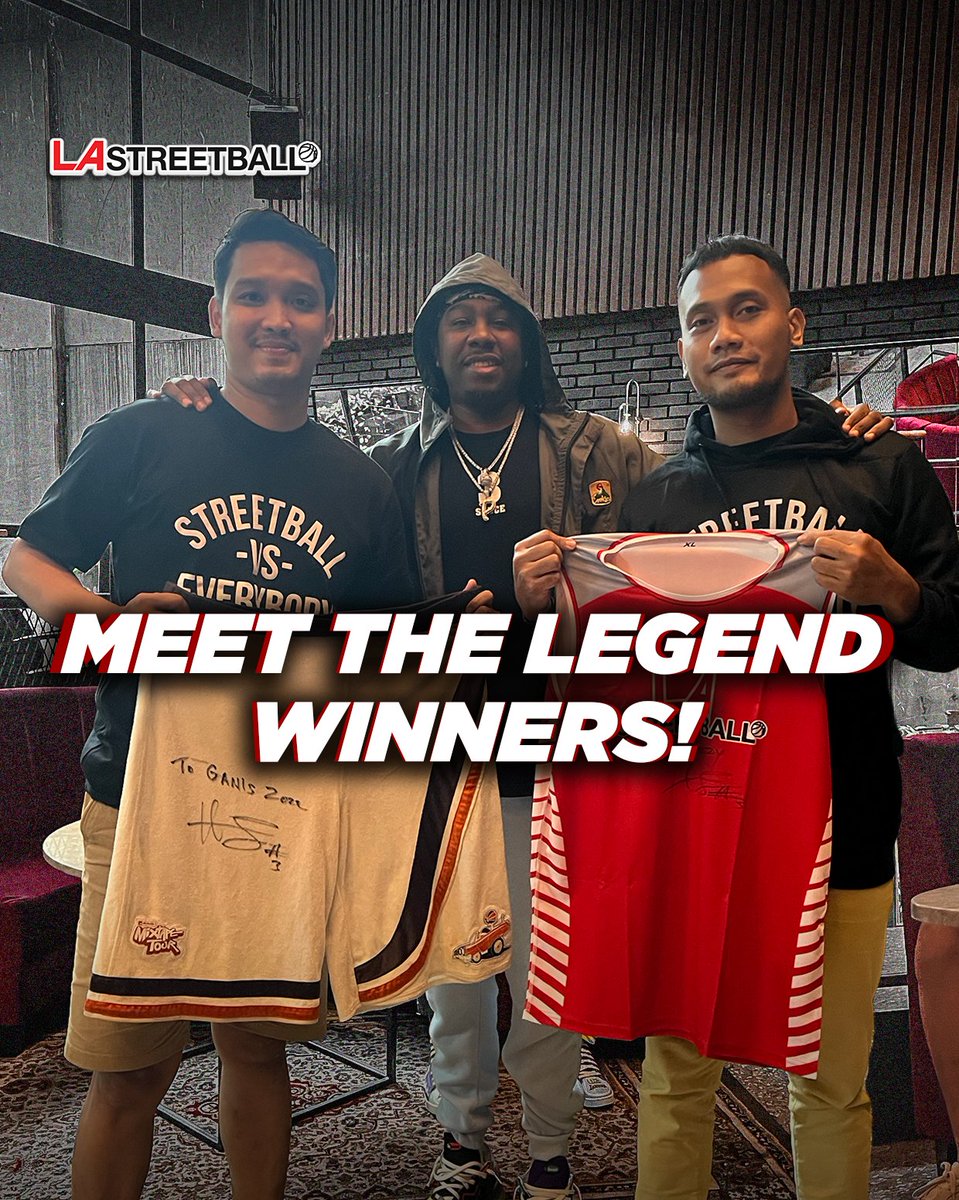 LA_Streetball's tweet photo. Inget gak kemaren @LA_Streetball pernah bikin challenge #MeetTheLegend?
Ini nih pemenangnya Bro Ganis dan Ramzy yang bisa ketemu langsung dengan legenda streetball dunia Hotsauce!
#LASBCommunity #LASBMeetTheLegend #And1 #MixtapeVol3 #HotSauce https://t.co/Ro3AXMjzxO
