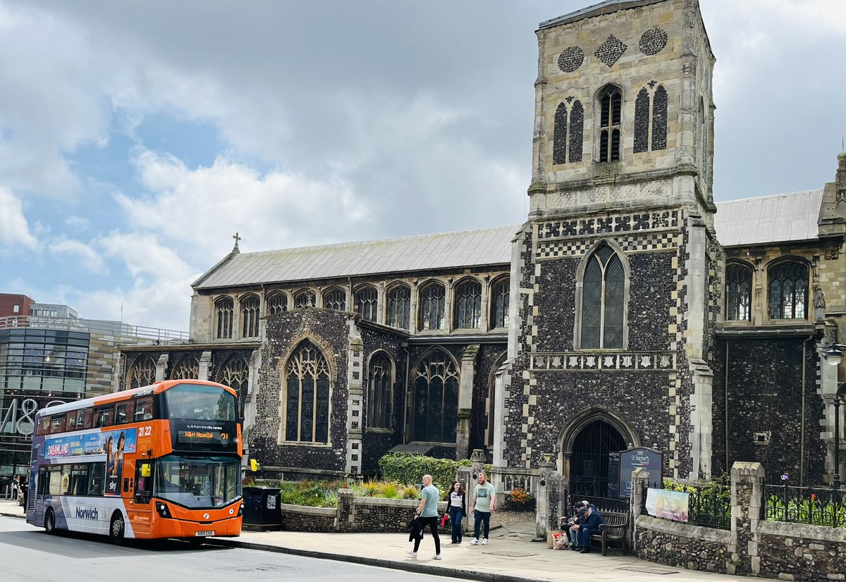 First Eastern Counties Wright Streetdeck 35114, SO15 CUX is pictured outside St Stephens Church, Rampant Horse Street, Norwich today on a service 21 to Norfolk and Norwich University Hospital. 
@FirstNorwich @wrightbus @VisitNorwich