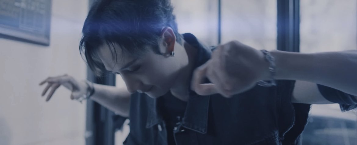 BCHANPIC's tweet photo. BANG CHAN 'DLC' https://t.co/zqVcoE1V9H