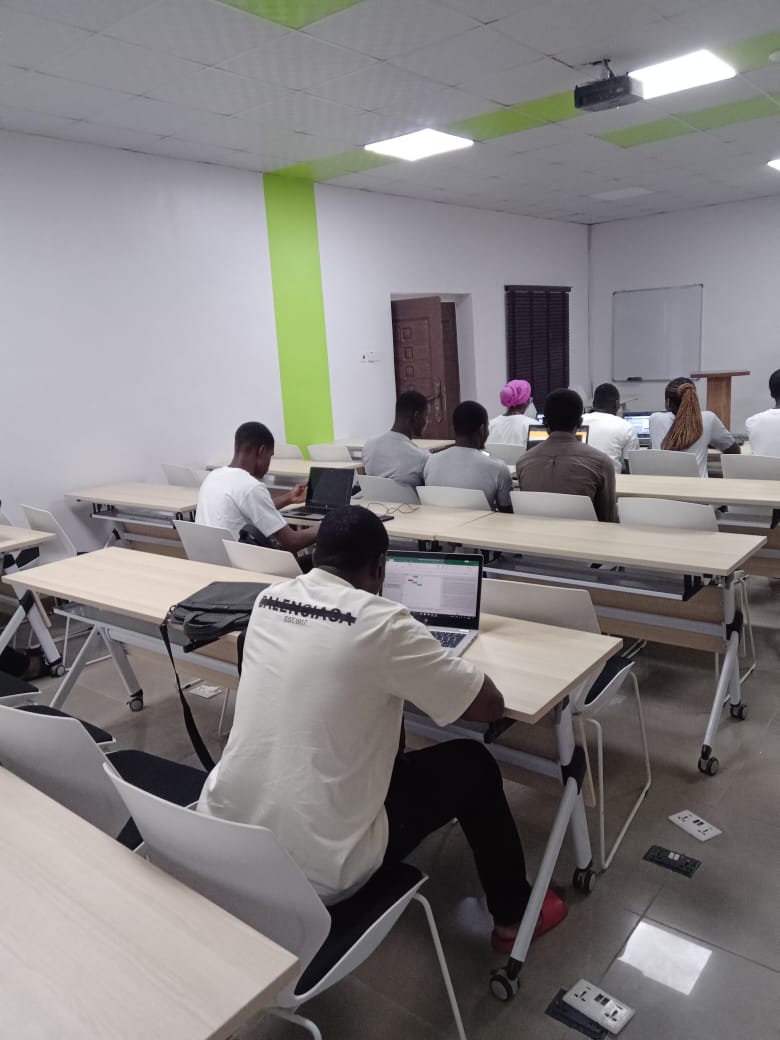 icontola's tweet photo. I had the privilege of co-organizing the #CohereAIHack, which was sponsored by @CohereAI and @AISaturdayLagos. The lagos in person event took place at @Nithub, located in the University of Lagos with an impressive turnout. https://t.co/8ZgDFc8zGY