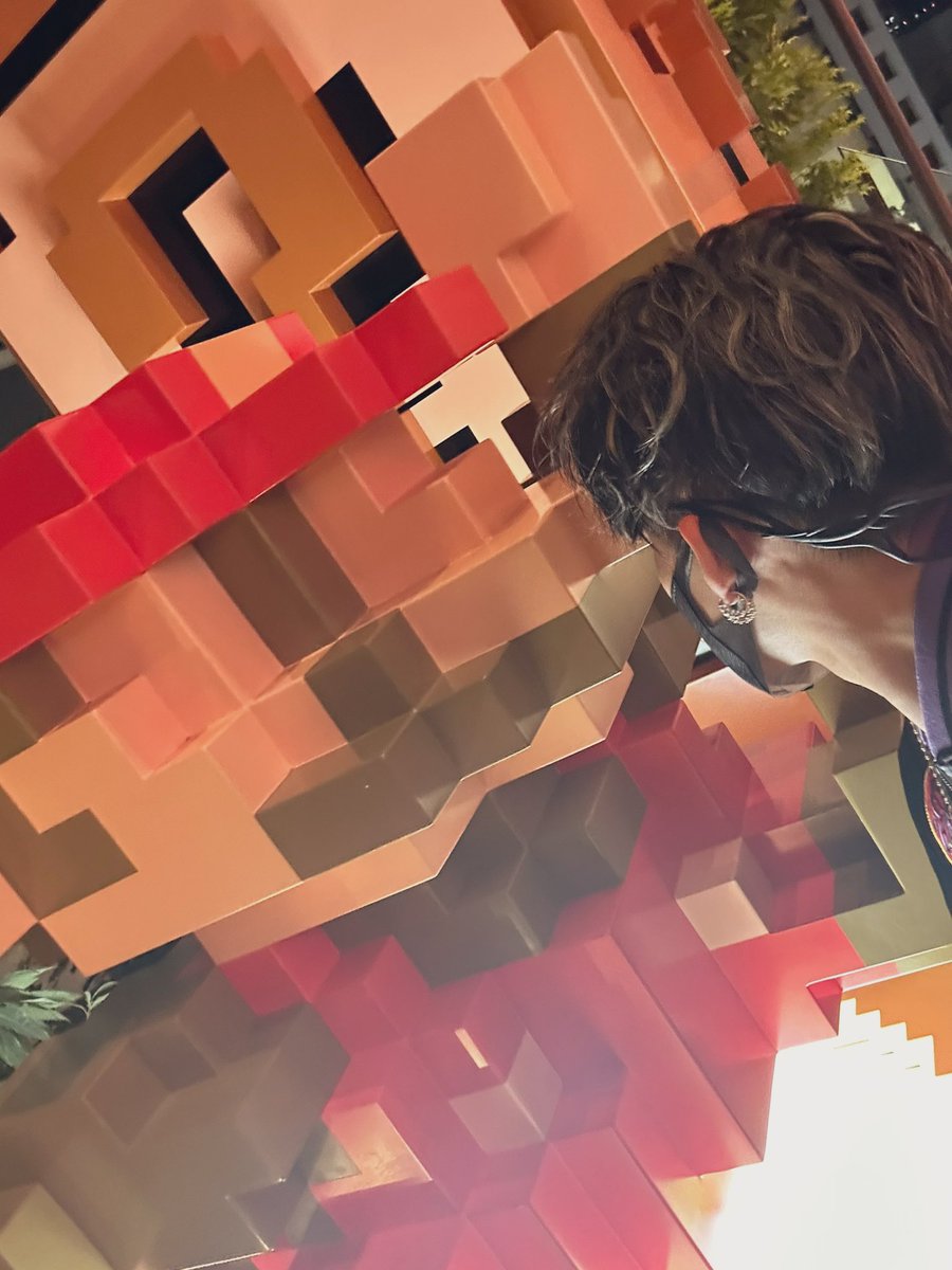 트메 모두 새로운 한주도 파이팅이에요💜🔥💜🔥 아까 라이브때 못드리고 남은 애너지까지 전부 모아서 트메 응원할게요 다들 밥 잘챙겨먹고 공부든 일이든 뭐든 본인 갉아먹으면서 하기보다는 충분히 잘하고있으니까 숨 쉬면서 해야함다 알겠죠? 사랑함다😍
#최현석 #CHOIHYUNSUK