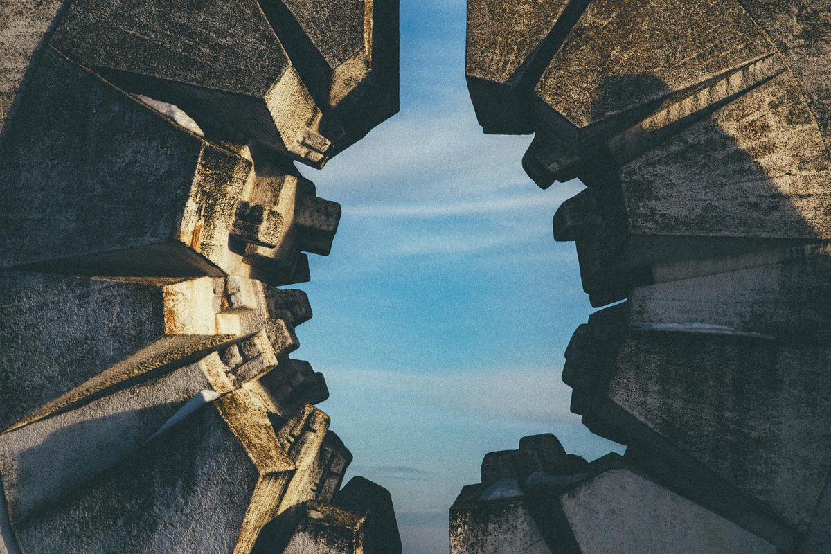 brutalism at its finest 

#photography #NFTCommuntiy #SolanaNFTs #Brutalism