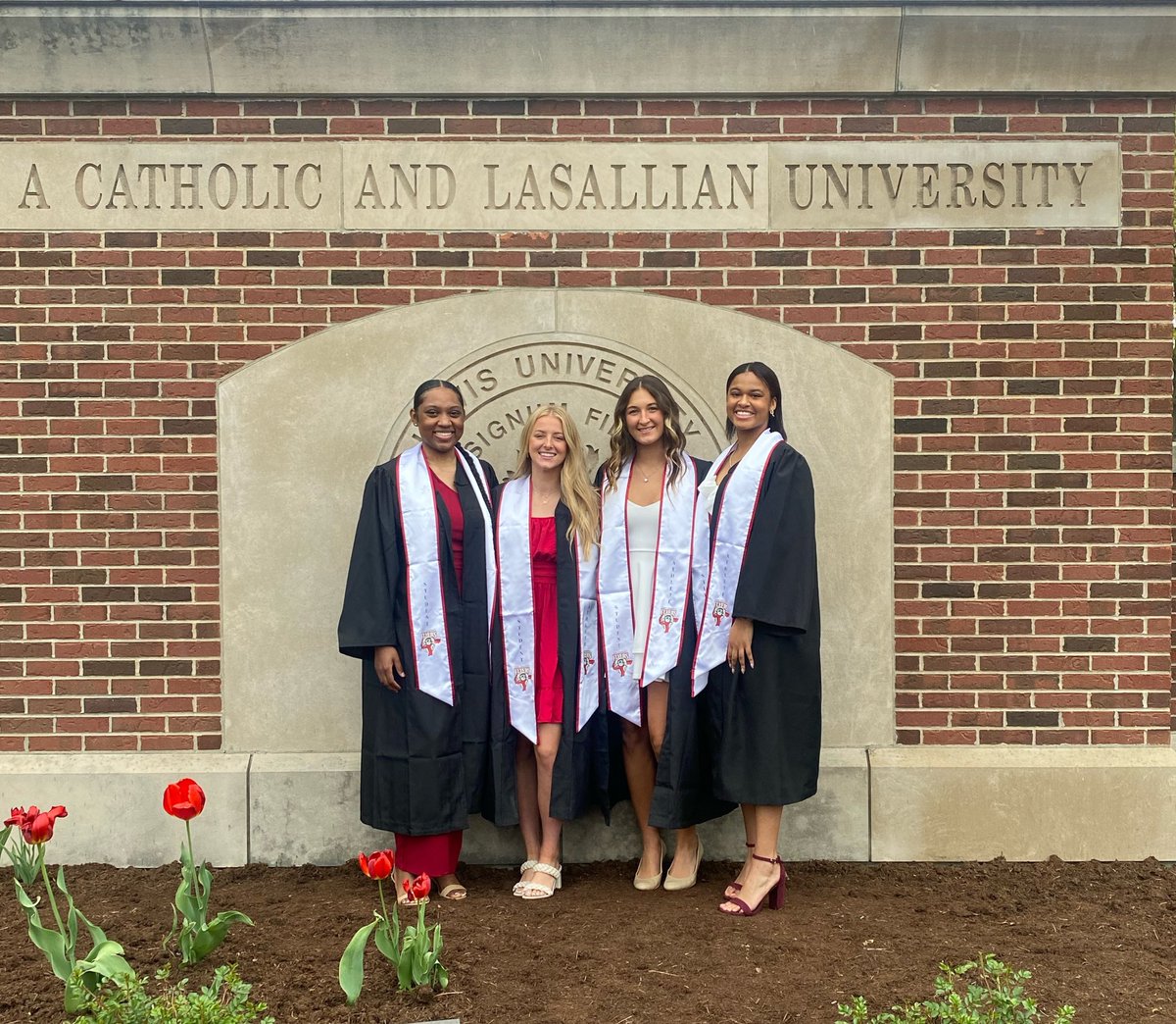 Lewis Women’s Basketball 🏀🔴⚪️ tweet media