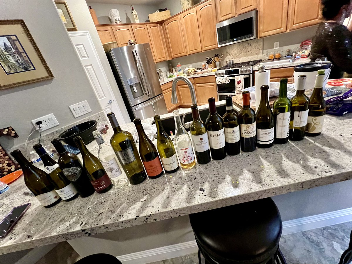 RoebuckSteve1's tweet photo. A fun evening with great friends
#cabernetsauvignon #culinary #delicious #eat #wineintheglass #winetasting #wine @Noles31BB @CoastCabCritic @AmauryCarrasco @jwalkermobile @cynthia_hayes @teamhrc @GlennNashville @Friscokid49 @Fuel55 @BartlettBacchus #winelover #sommchat https://t.co/VdxYDIRkh5