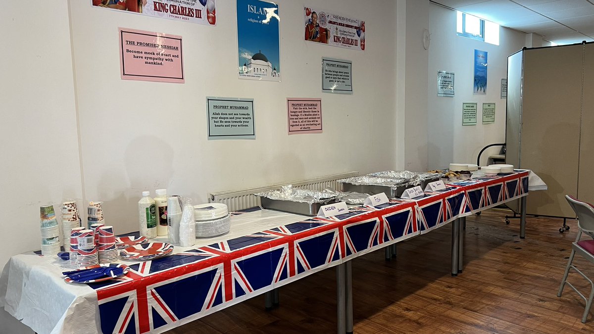 skarim180's tweet photo. Preparations this morning for the #Coronation  celebrations at Baitul Afiyat Mosque Sheffield @AhmadiyyaUK @AMASheffield https://t.co/vXj9Rjq4Fy