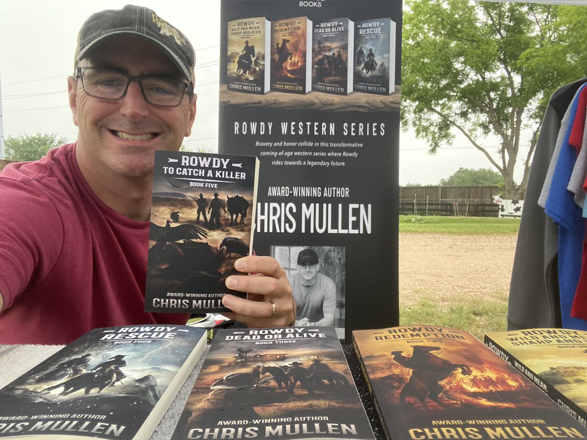 cmullenwrites's tweet photo. Rain? What rain?
https://t.co/lYSDJVCXpa
#readrowdy https://t.co/OFaxgG4DY1