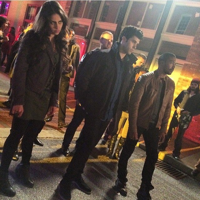 SympathyOfJazz's tweet photo. Zombies 🩸

#TheOriginals https://t.co/Ge9erwgQXq