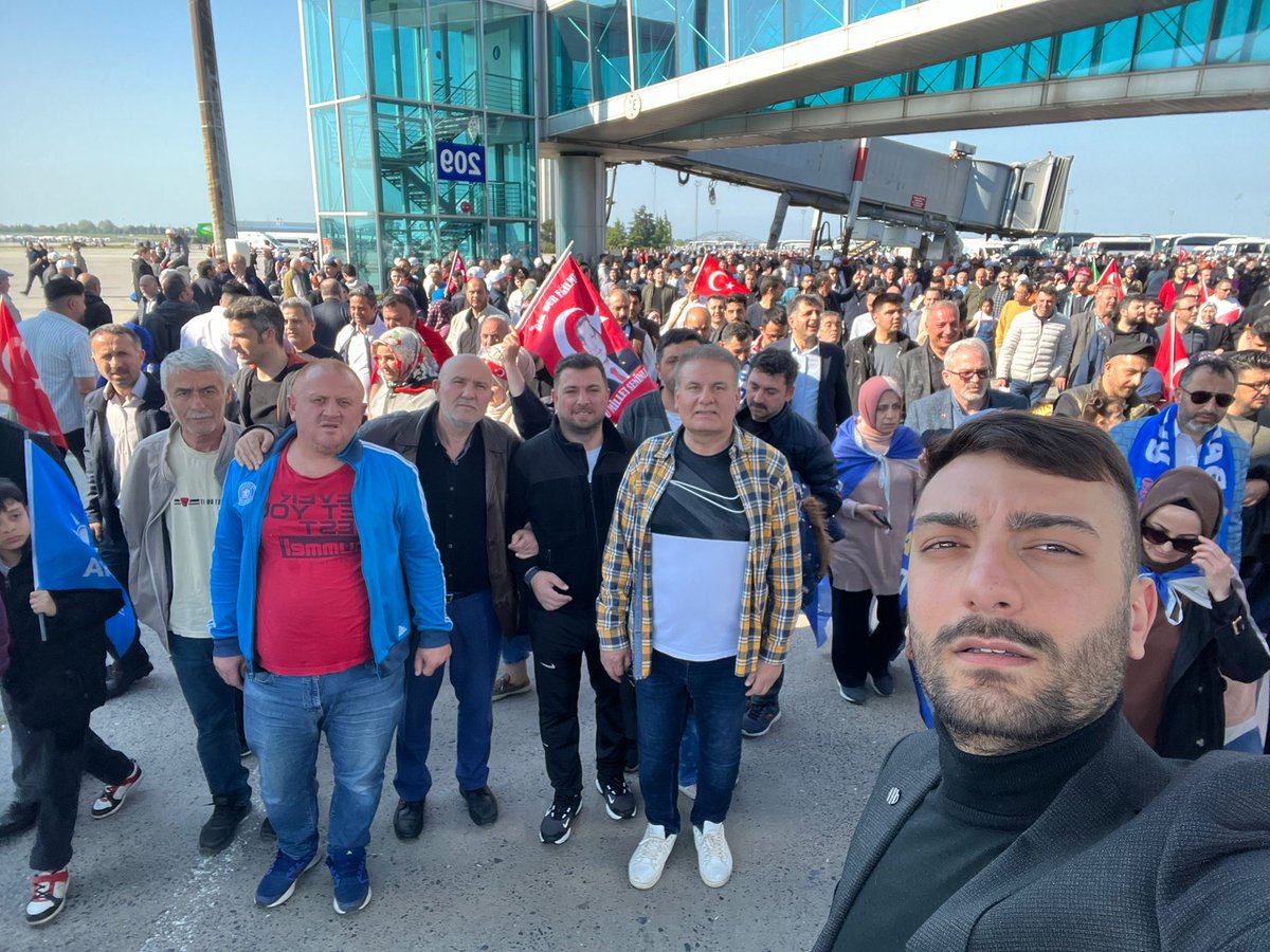 Başkomutanımız dinliyoruz...

<a href="/RTErdogan/">Recep Tayyip Erdoğan</a>
#hemenşimdi #türkiyeyüzyılı #akparti #doğruadam #receptayyiperdoğan