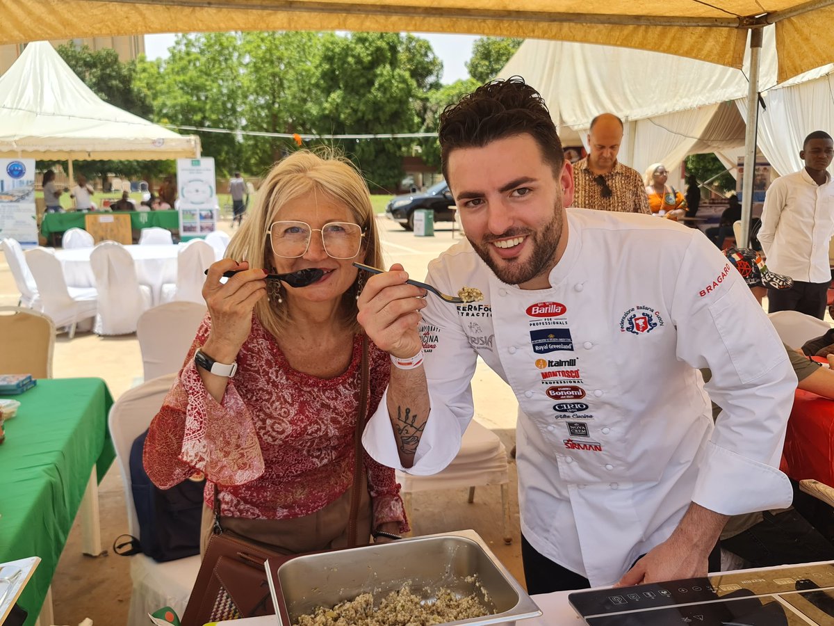 ItalyinNiger's tweet photo. Moments forts du Festival @1001Bouffes227 

Opportunité festive, culturelle, de partage mais aussi de promotion économique.

🇮🇹🇳🇪🇮🇹🇳🇪🇮🇹🇳🇪🇮🇹🇳🇪🇮🇹🇳🇪🇮🇹🇳🇪🇮🇹 https://t.co/GYNLefBLGs