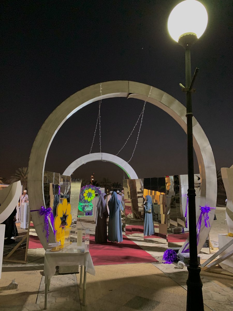 MohdAlazri's tweet photo. فقط في الجامعة:
تجي المكتبة وتحصل قدامك فعالية✨

@SQUCOFFEE @Squ_2013 https://t.co/CezbiczkoV