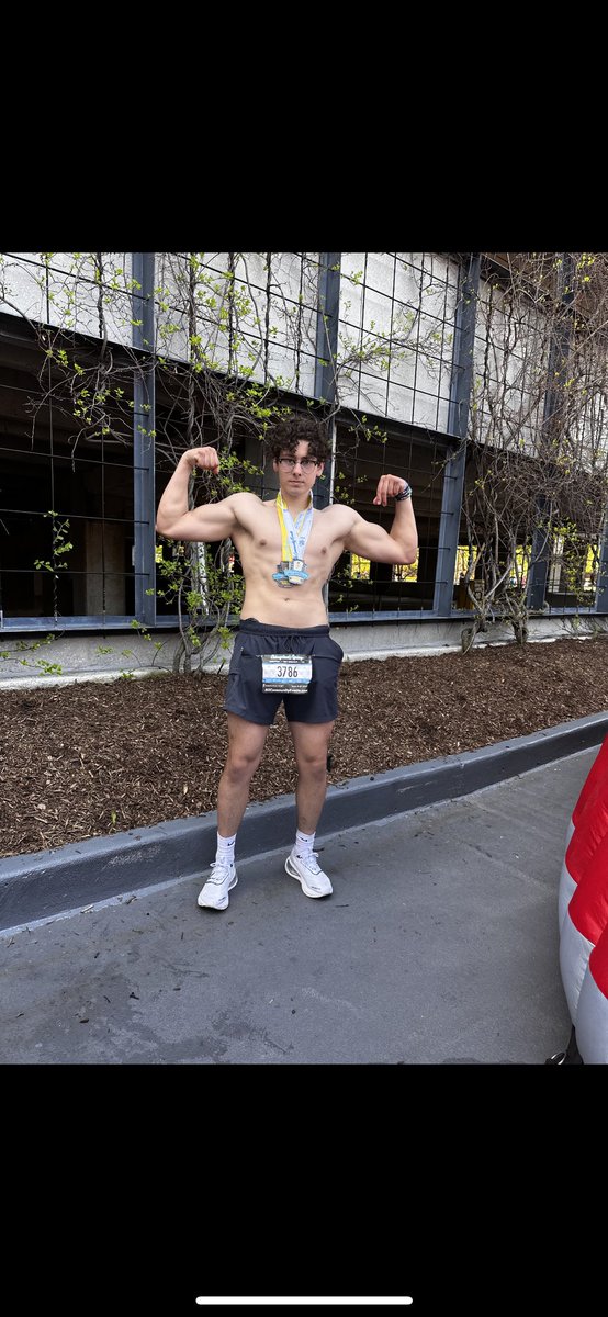 JacobUrdiales's tweet photo. Turned 19 today so I decided to race these marathon runners and placed 2nd https://t.co/w99JYOxLZb