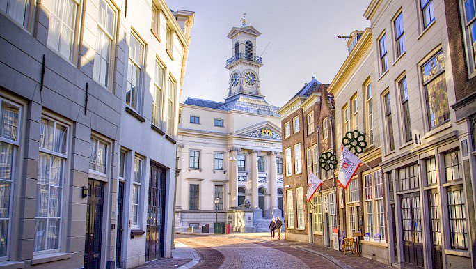 WouterKolff's tweet photo. @boudewijnsteur Alles leuk en aardig, maar kom maar eens naar Hollands oudste stad: https://t.co/FyZIaGWDK7