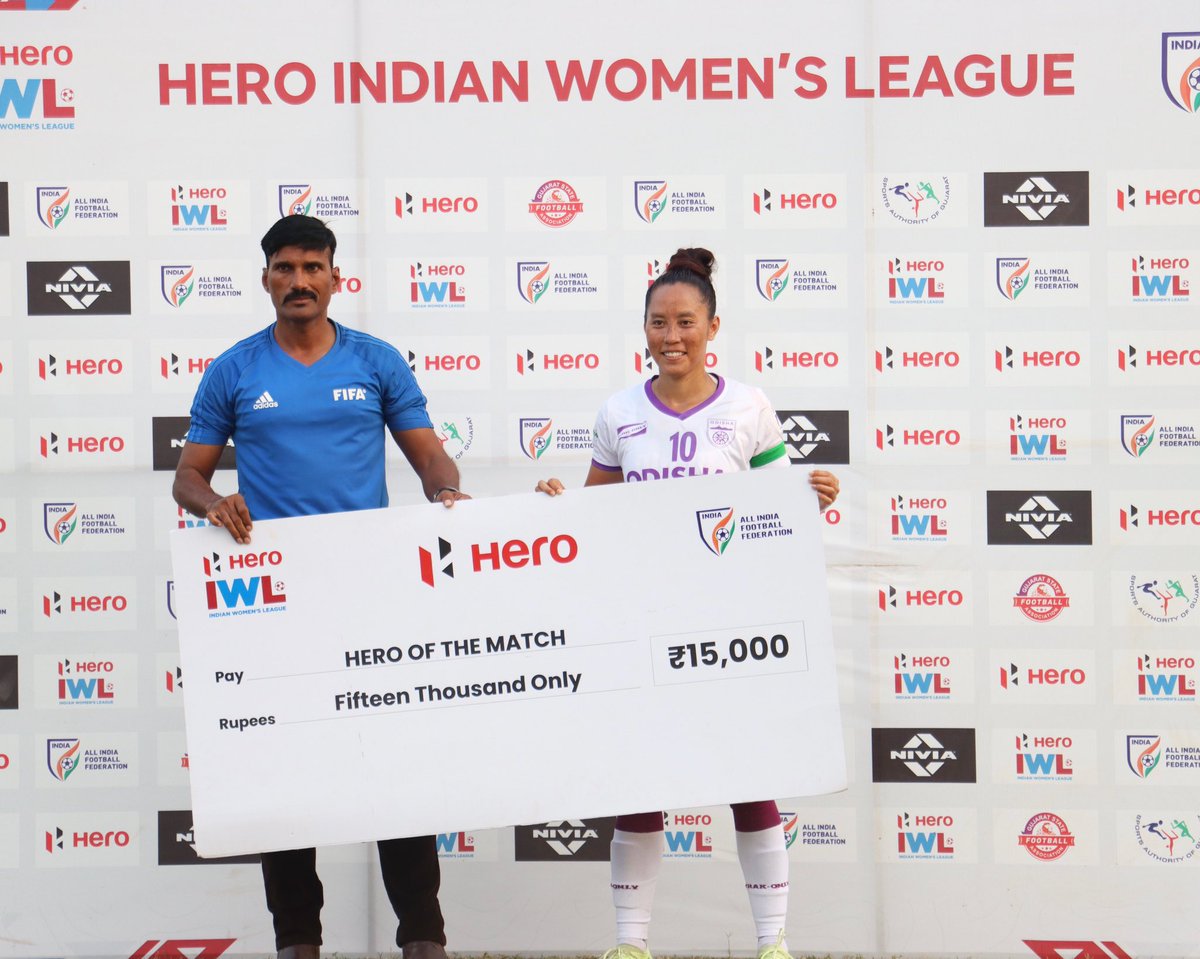 OdishaFCW's tweet photo. Just ℝ𝕠𝕪𝕒𝕝𝕥𝕪 things 😮‍💨😎💜

Our ‘Hero of the Match’ vs Lords FA Kochi, HRH @baladevi_10, at her imperious best 🙌🏼

#HeroIWL #OdishaFCWomen #OdishaFC #BalaDevi #AmaTeamAmaGame https://t.co/4UmyKetG0V