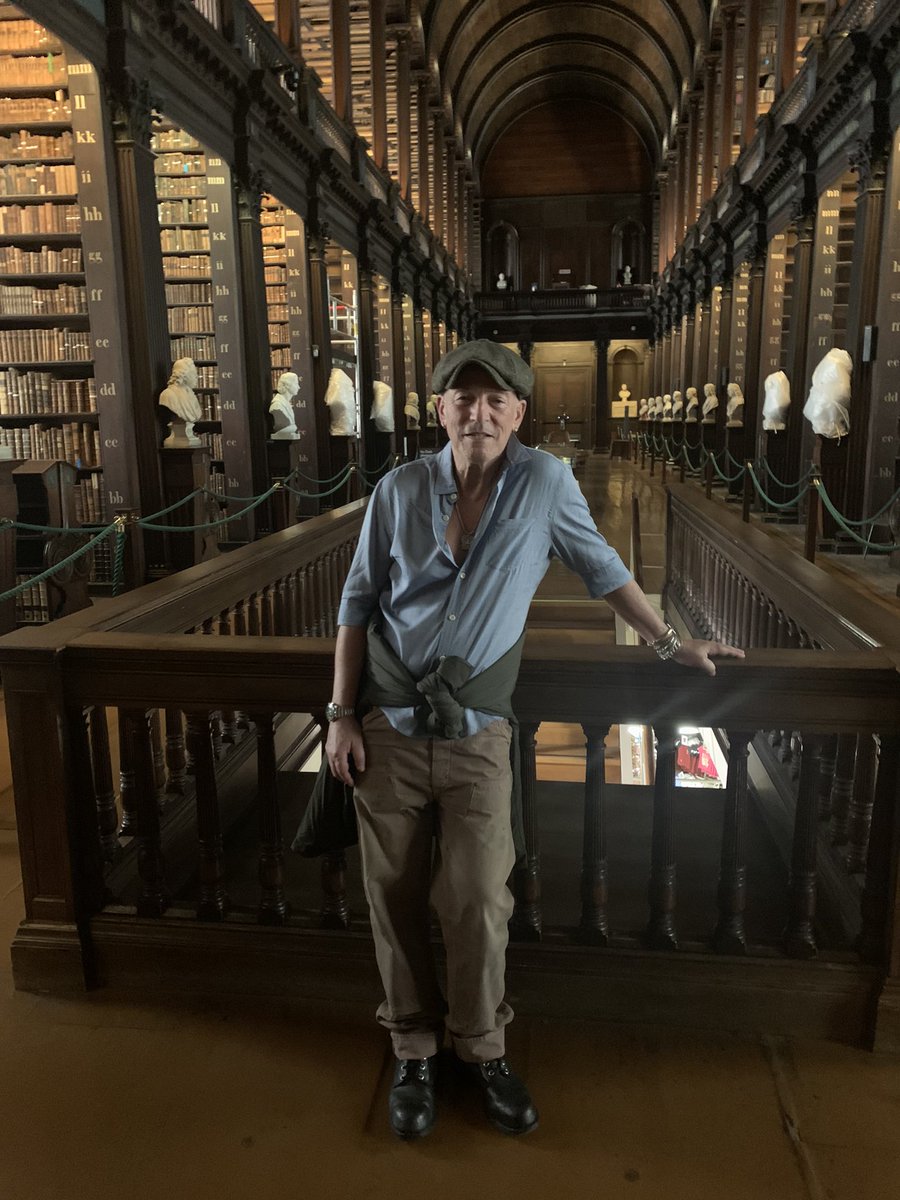 IrishLitTimes's tweet photo. So what did Bruce Springsteen do on his day off yesterday?
Book of Kells, pint and whiskey,  bag of chips. https://t.co/HaxNV468zJ