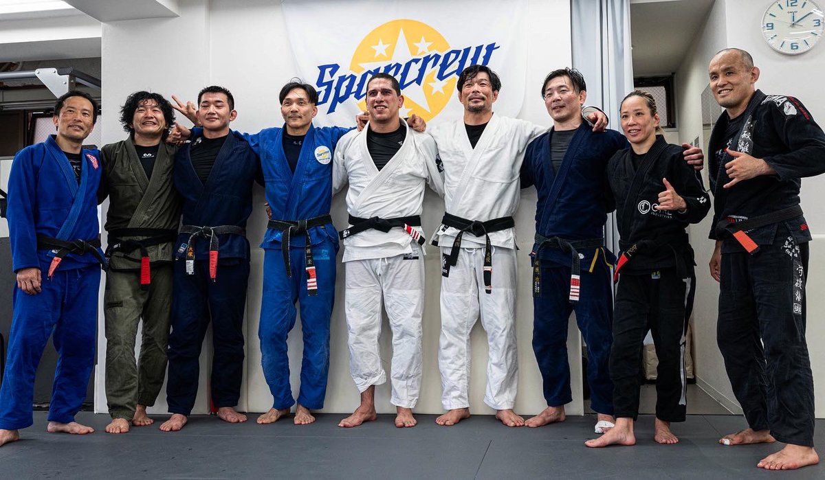 Sparcrew_BJJ's tweet photo. 04.30.23 Sparing Session with Inverted Gear Crew
Photo by @aoub_jp
#梅ヶ丘
#ブラジリアン柔術
#世田谷習い事
#地域密着
#brazilianjiujitsu
#local
#小田急線
#世田谷区
#invertedgear
#pandanation https://t.co/OsQRbBRwO9