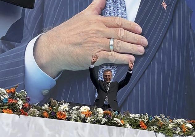 avmehmetsari34's tweet photo. “TÜRKİYE SANA, SEN BİZE EMANETSİN.” 

📌 Büyük İstanbul Mitingi

#TürkiyeSanaEmanet
 @RTErdogan @akpartiistanbul https://t.co/22mMMrh9cl