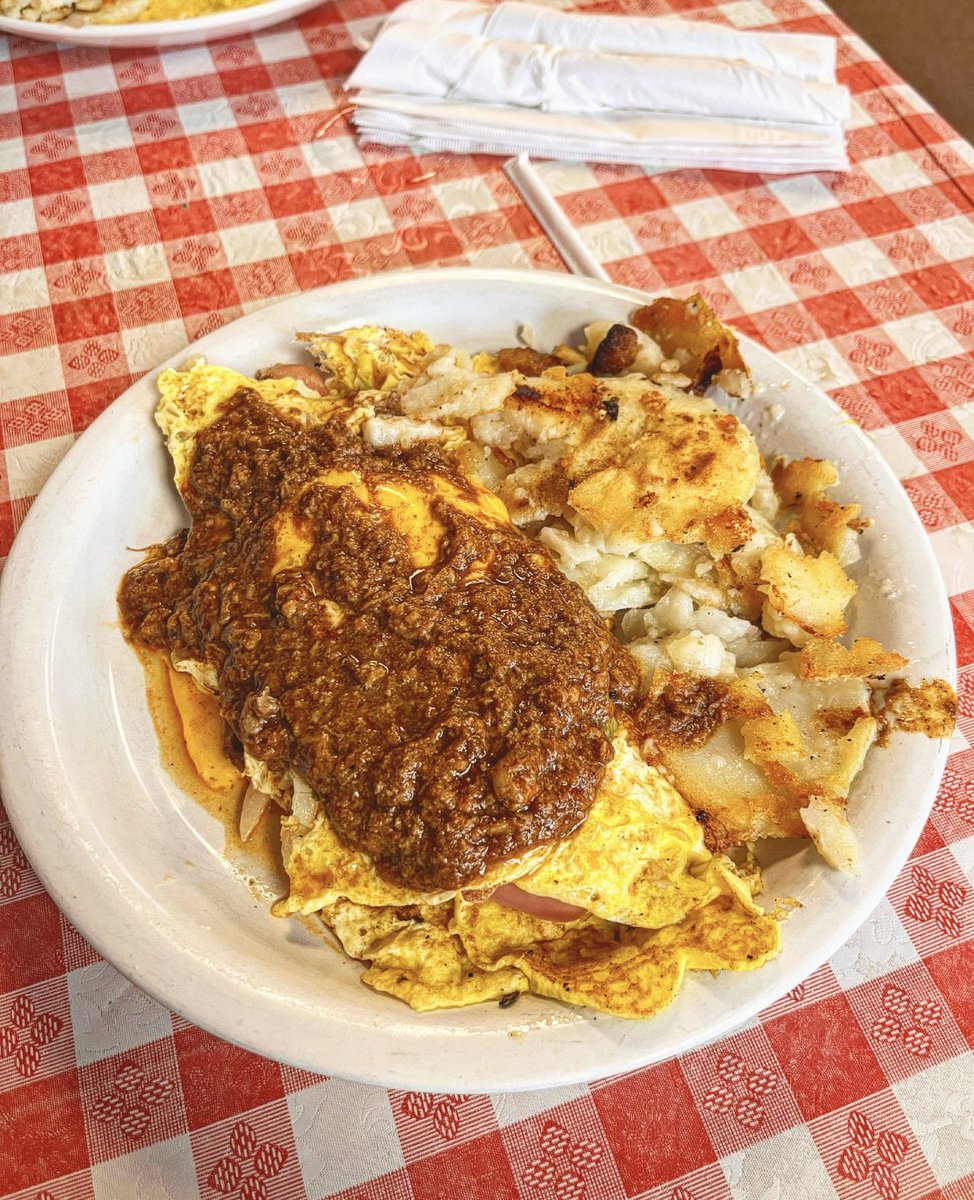 Buffalo Eats on Twitter "Just ate a hot dog omelette and the best