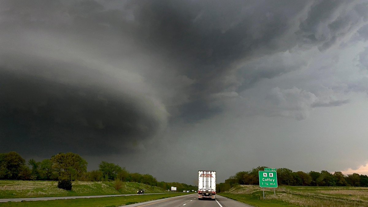 MDetrich's tweet photo. 2023 storm chase - Day 1. Crowell, TX, and surrounding area, Thursday, May 7, 2023. #stormchase #tornado #lightning #ig_stormclouds https://t.co/jWTCg6EMQ4