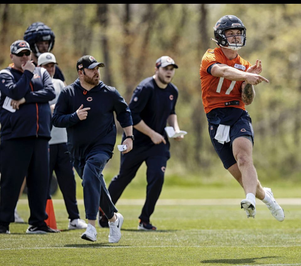 ElizabethCrem15's tweet photo. #Dabears @tysbagent https://t.co/V2thAOKeZE