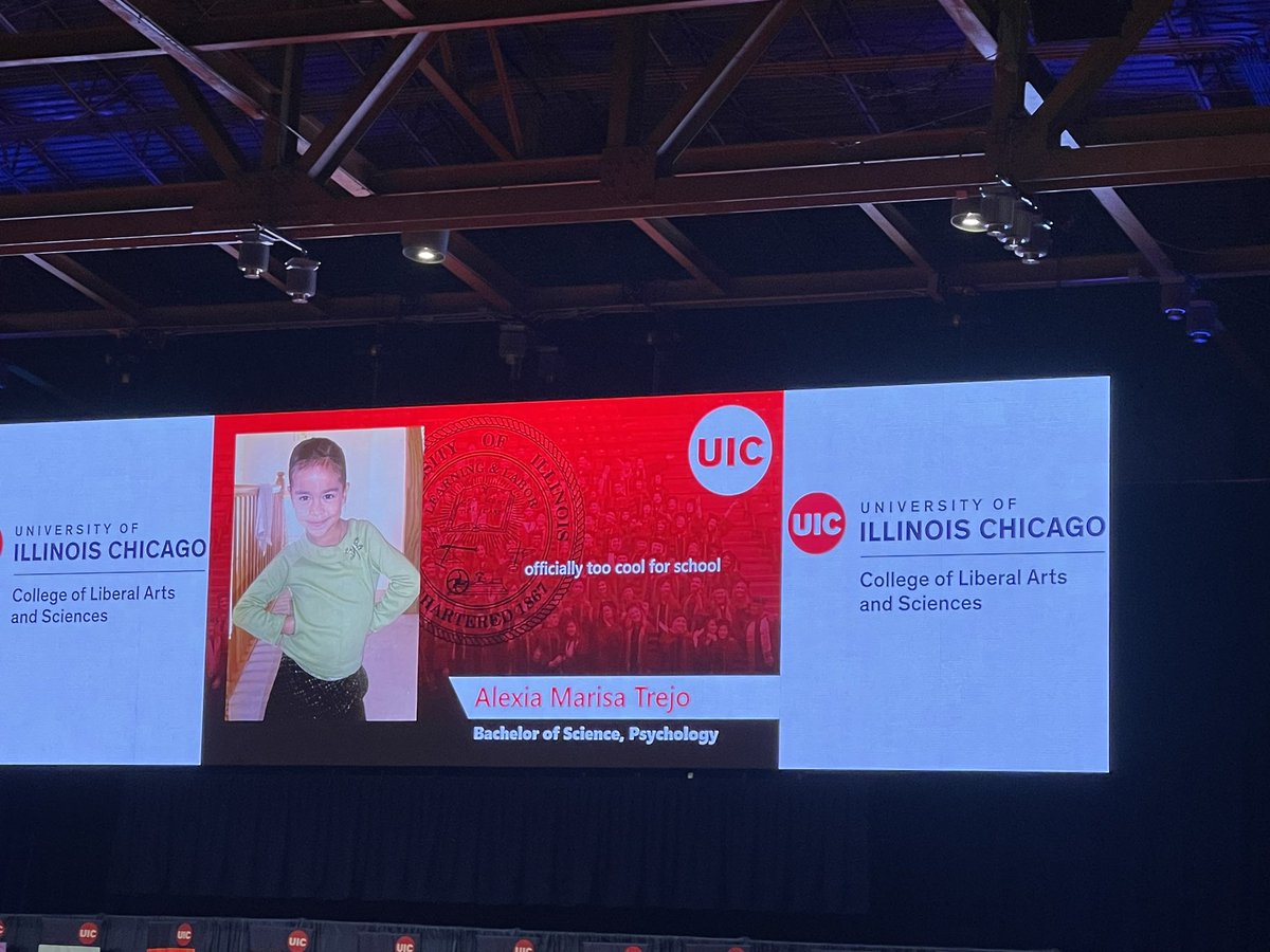 I officially have a college 👩🏽‍🎓! #proudmom