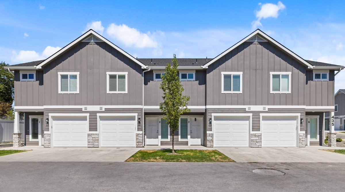 🏡 Coming Soon!
NEW luxury townhomes in the expanding Nampa area! With spacious floor plans that provide both privacy and an open living area. #NampaLiving #LuxuryTownhomes #OpenKitchen #NaturalLight