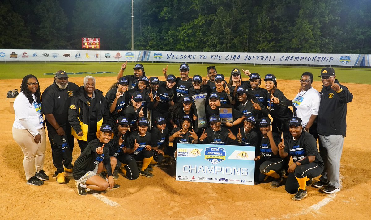 Sunny skies, smiles, oh and yeah 𝗰𝗵𝗮𝗺𝗽𝘀. 🏆

#bulldognation #championshipmindset