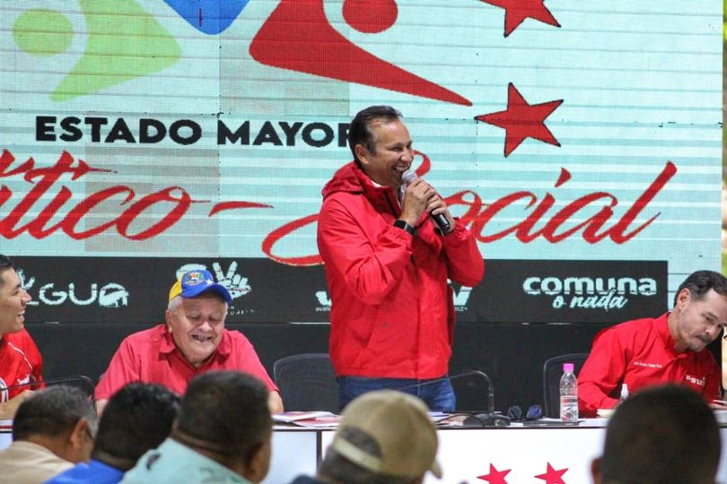 #NotiGuárico🔴 Estado Mayor Político-Social se instala en Guárico para ampliar la organización y participación popular

Más información⬇️
👁‍🗨bit.ly/3HMY9KF

#Guárico
#VamosALaDefensaDeCitgo
#GuáricoDeBienestarParaElPueblo