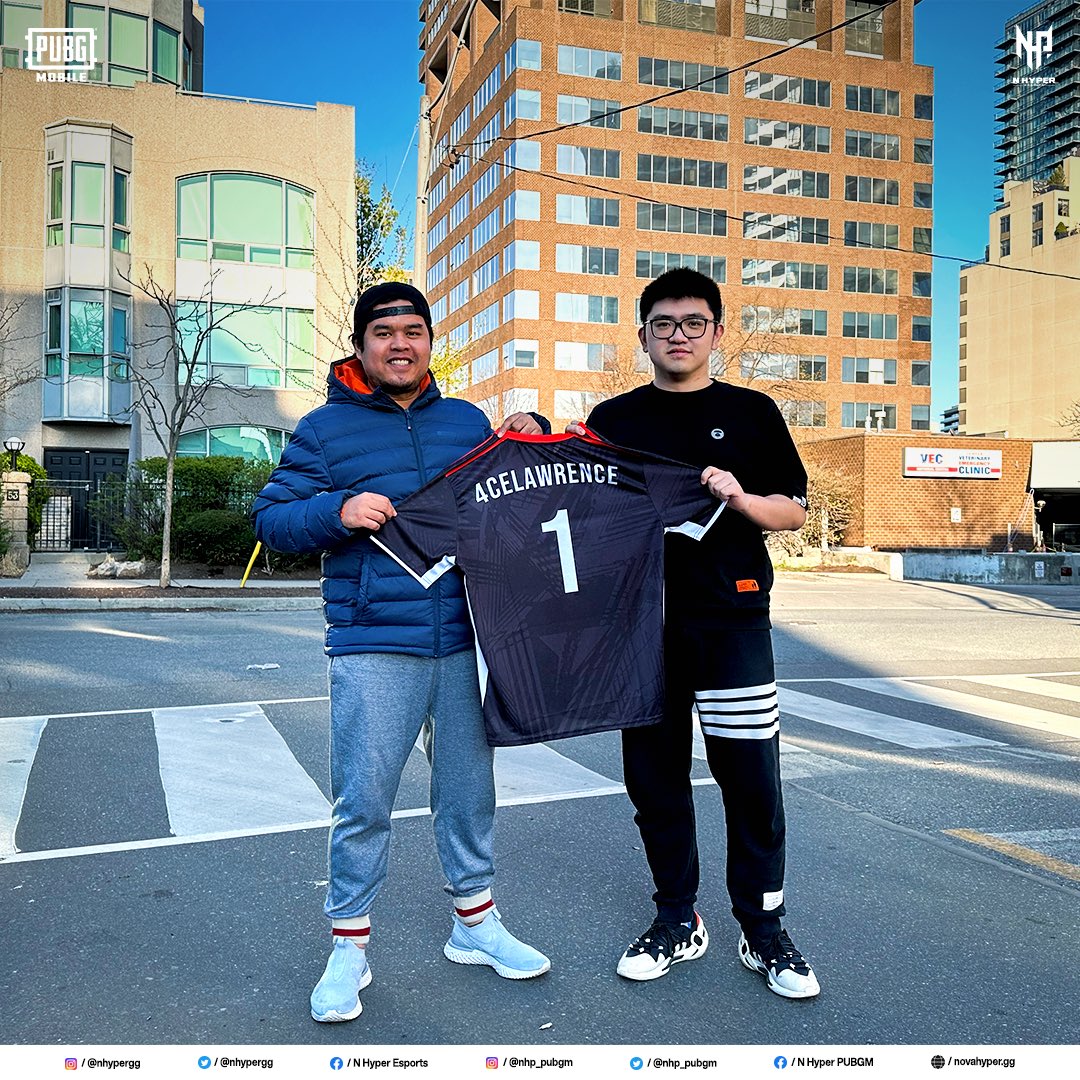 We heard someone awesome was joining the #NHyperEsports gang. 👀 

<a href="/XifanPUBGM/">Xifan</a> welcoming <a href="/4ceLawrence/">AceLawrence 🇵🇭🇨🇦</a> to <a href="/nhp_pubgm/">N Hyper PUBGM</a> with his very own jersey! Special number 1 for the OneShotMan. 🎯

#RunItHyper ♥️