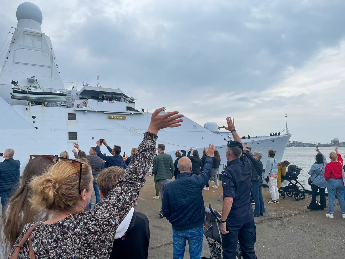 kon_marine's tweet image. 👋 Zr.Ms. Groningen is vertrokken richting het Caribisch gebied om daar de komende periode als stationsschip te dienen. Het schip lost daar . Holland af die weer terugkeert naar Nederland.

#koninklijkemarine #defensiecaribischgebied