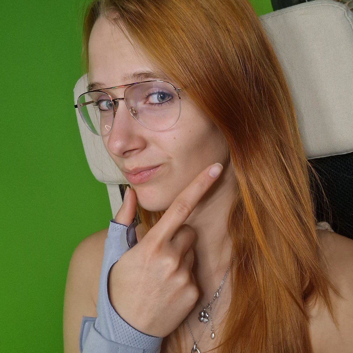 NinaTheSup's tweet photo. 💜Jetzt Live auf Twitch💜
Gefühle Emotionen all das beeinflusst dich in deiner Handlung. (Life is Strange: True Colors)
https://t.co/mTv8uCxoOX
#gaming #gamergirl #twitch
#LifeIsStrange3 #HogwartsLegacy #PokemonScarlet #DarkSouls #eldenring @TwitchDE @TwitchSupportDE https://t.co/kP2TEUhxBk