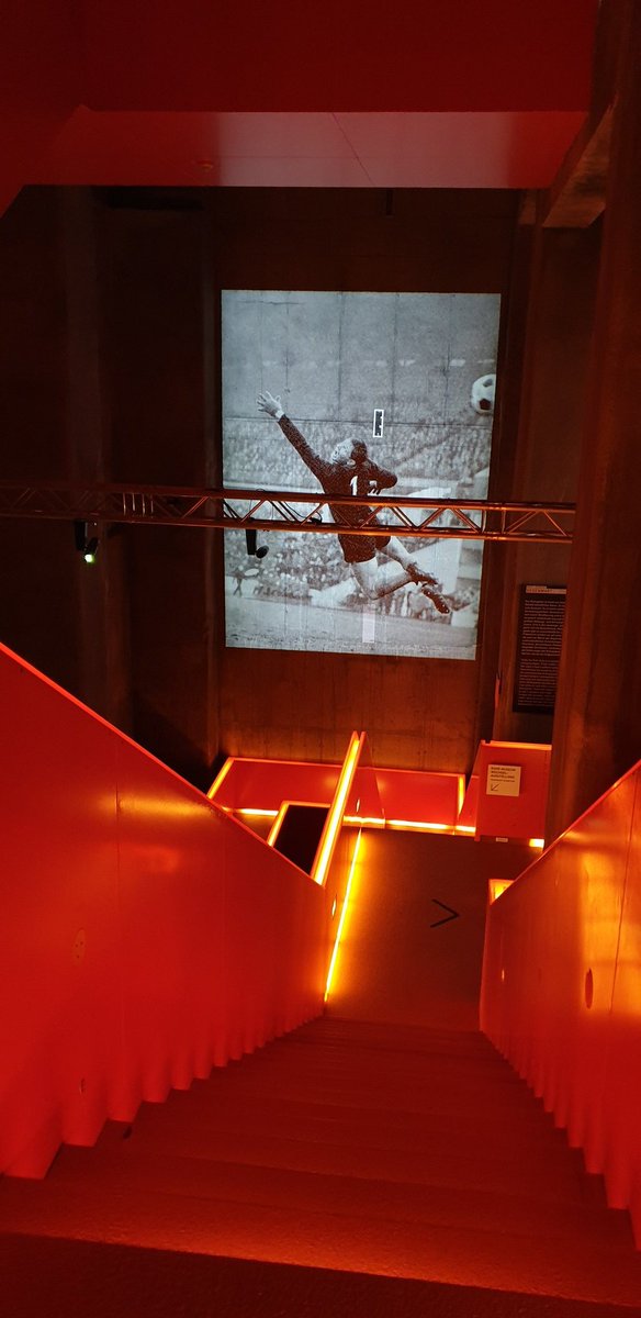NekoEunHee's tweet photo. Met a friend from the UK today~ Went to some sightseeing tour! 😃
[#Essen Zeche Zollverein] https://t.co/FxdlhycbRB
