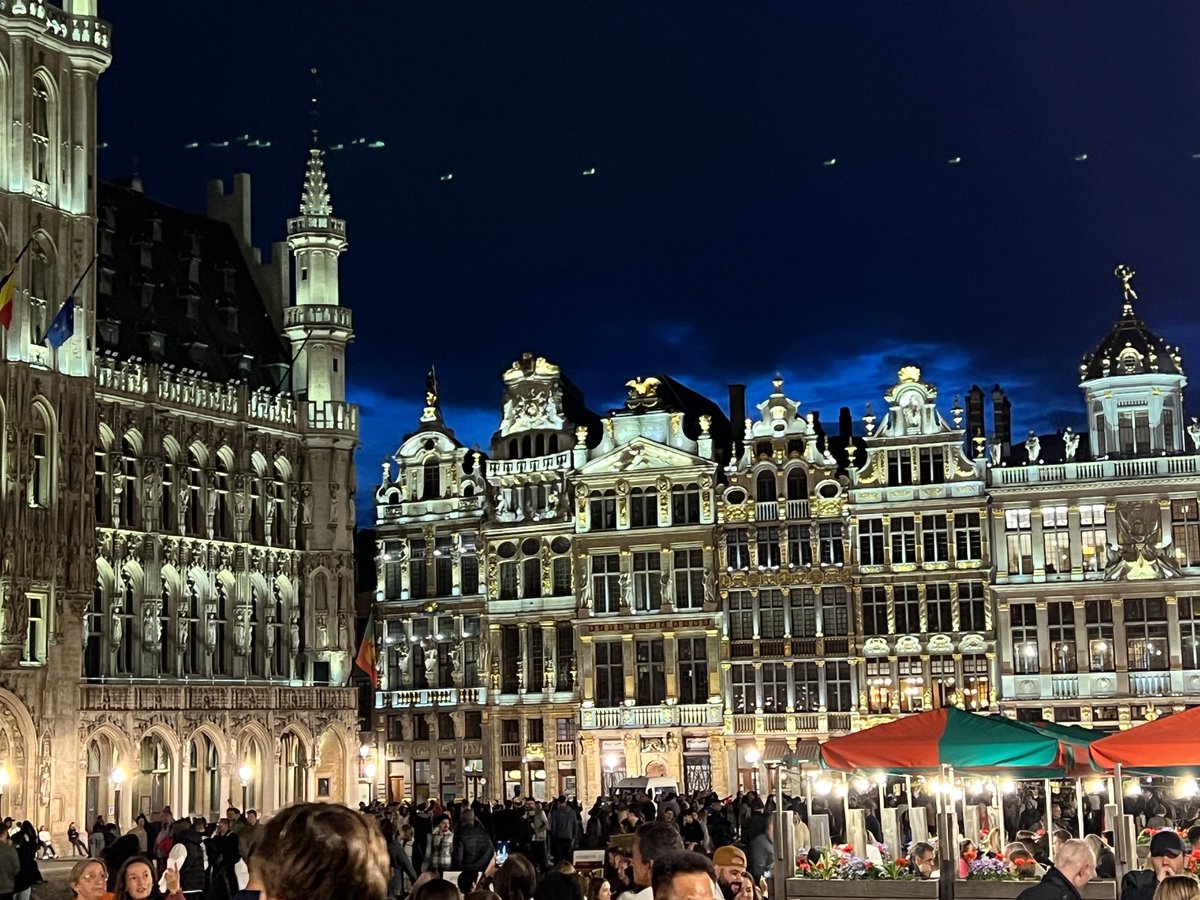 Next time I finish a wood project I will remember they built these buildings in Brussels 800 years ago when there was no electricity, calculators, computers, or penicillin.   Amazing what humans can do when motivated