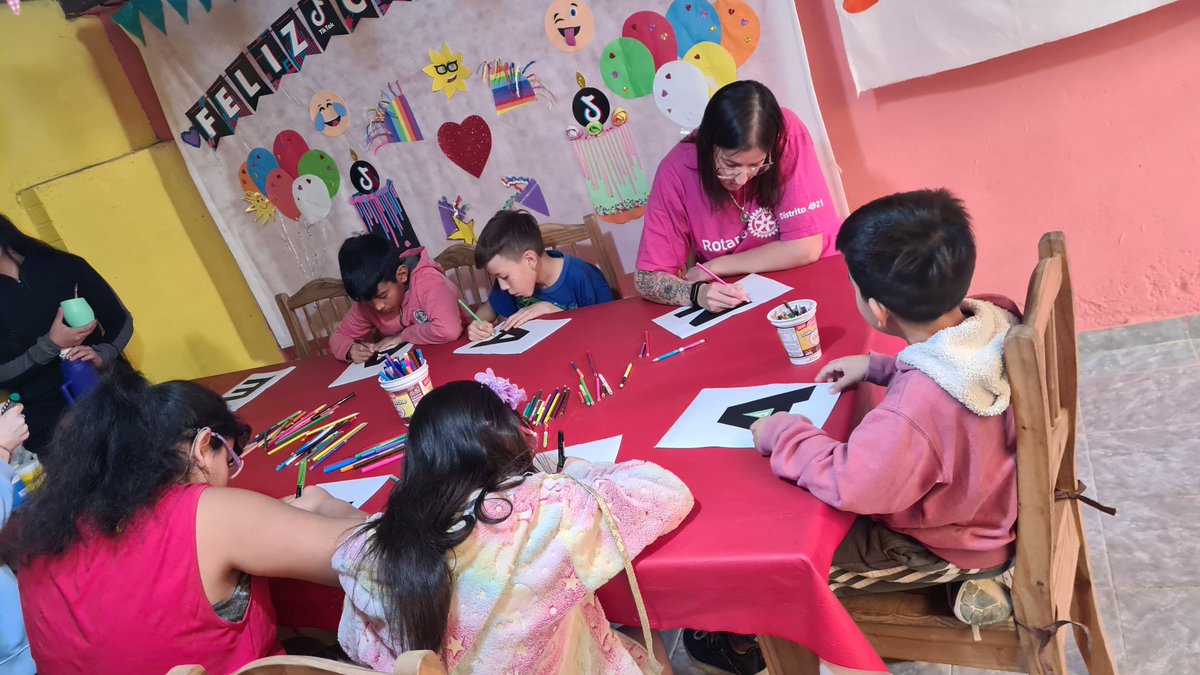 RotaryComodoro's tweet photo. Rotaract Comodoro inauguró el Programa Ludoteca Rota-Te-Ti en el Merendero de Sabina de Fracción XIV . 

Participamos de la actividad junto a Interact https://t.co/3Ea5dGyt25