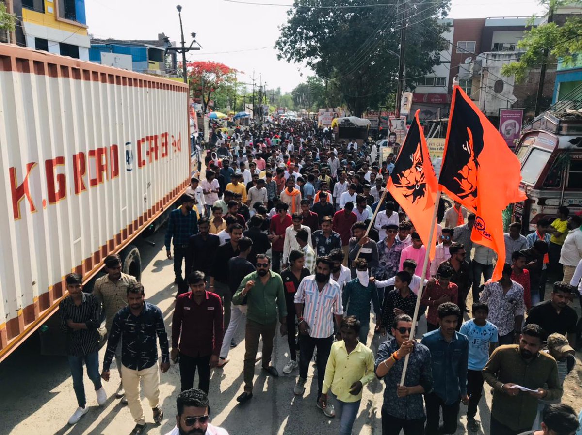 JSherpur's tweet photo. आज #इंदौर जिले के देपालपुर विधानसभा में आयोजित कार्यक्रम में सहभगिता कर परिवार के सदस्यों से संवाद किया. 

शिवराज जी, 
हम व्यवस्था परिवर्तन चाहते थे पर आप सत्ता परिवर्तन चाहते है, अभी तो हमारा यह आगाज है जंग अभी बाकी है।
#करणी_सेना_परिवार
@ChouhanShivraj @drnarottammisra @CMMadhyaPradesh