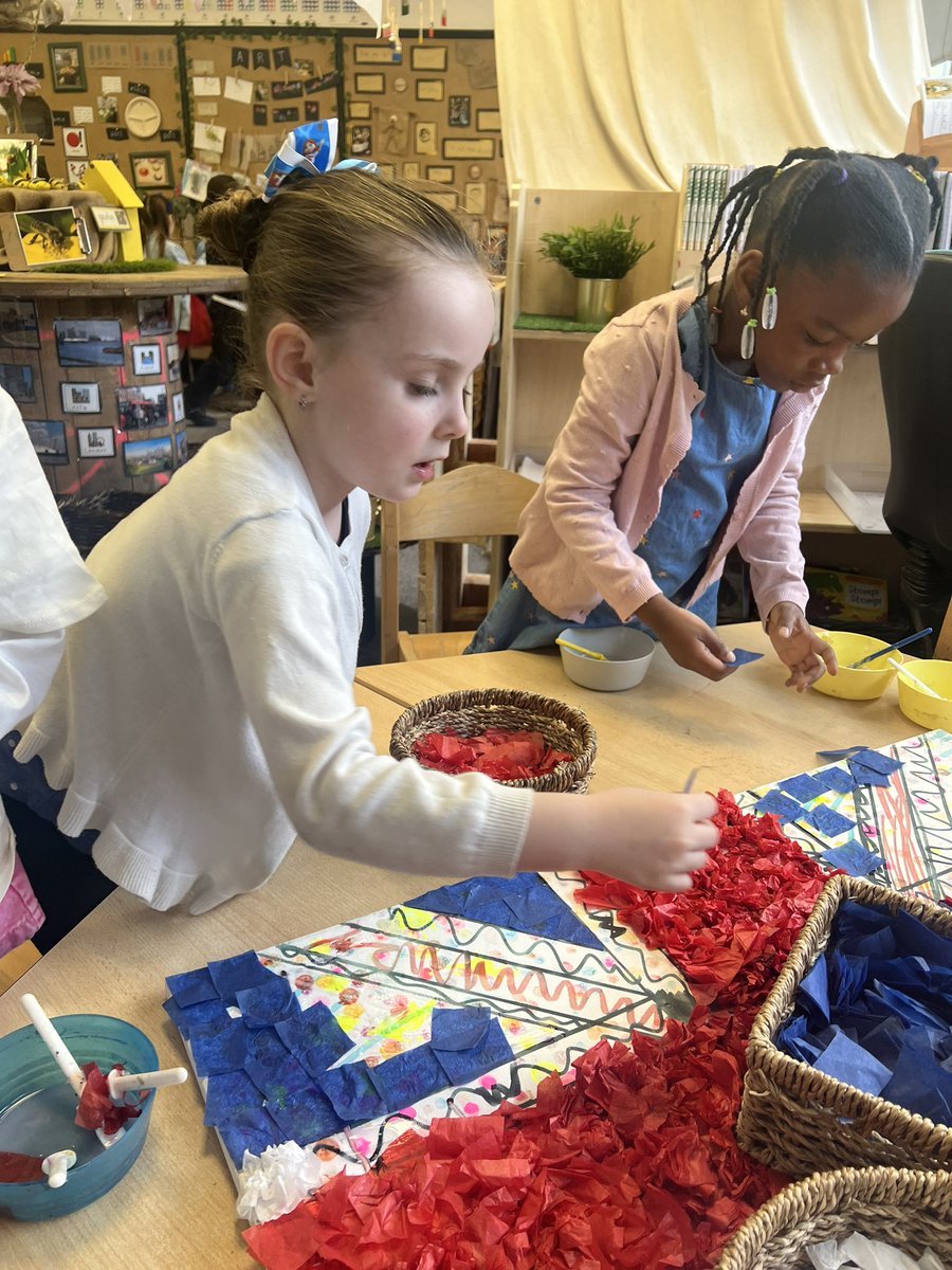On Friday we celebrated the Coronation of King Charles III. Thank you to our parents and carers for all of your contributions towards our tea party 🇬🇧 <a href="/WoodhillSch/">Woodhill Primary School</a>