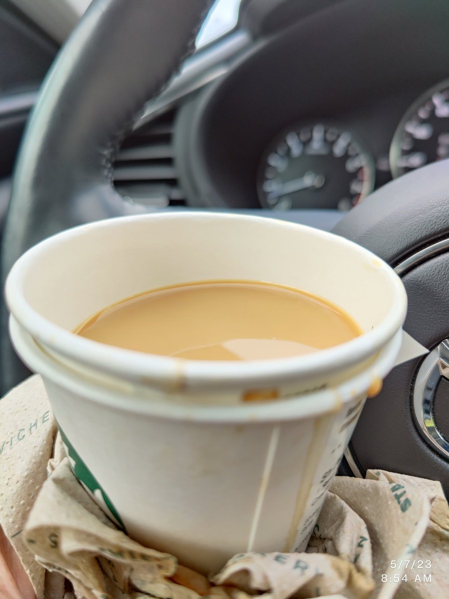 wyld3rbit's tweet image. .@Starbucks Would be great if your baristas did not double cup. The lid doesn&apos;t fit and the coffee spills everywhere. #designfail