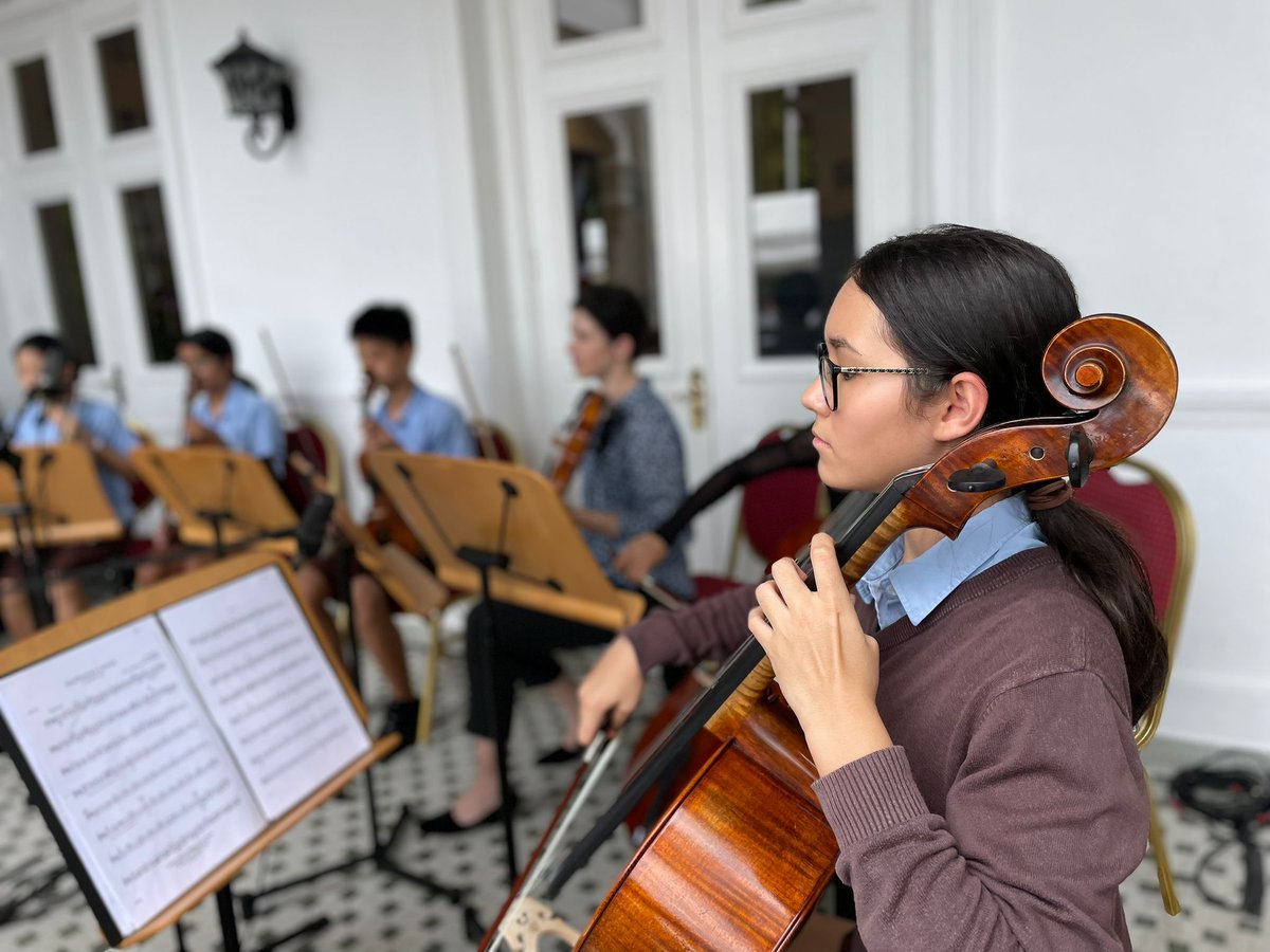 Today, our young musicians had the honour of playing at Eden Hall to celebrate the King's #Coronation We couldn't be more proud of their exceptional talent and dedication to their craft. It was an absolutely splendid day and we were so thrilled to play a part in the festivities
