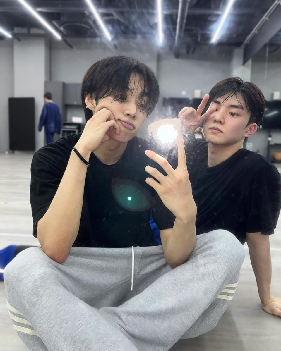 thinkabtsun's tweet photo. 230508 #sunwoo instagram update 

"fire emoji🔥" https://t.co/kIcZKMwzvU