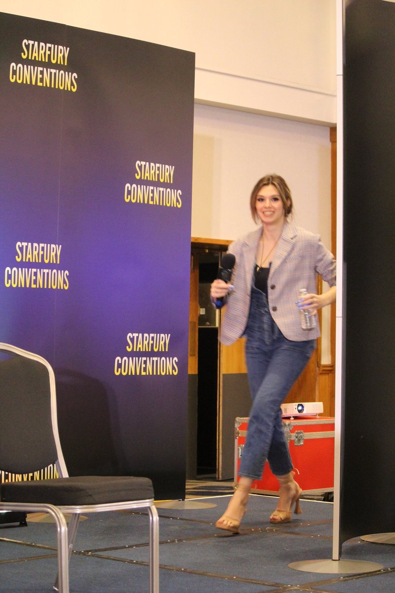 Buddha_aka_me's tweet photo. Nicole Maines and Conor Leslie Sunday Panel at #UltimatesApokolips 

Note: I'm just throwing them up completely unedited to save time. So some will be better quality than others. https://t.co/DsbxVyuGoU