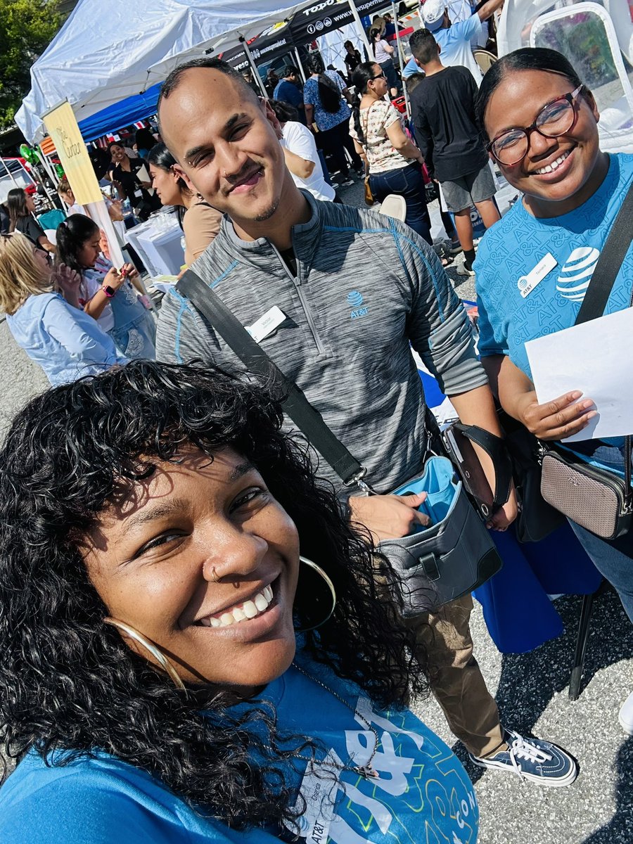 ChericaJ93's tweet photo. We really enjoyed reaching out to the community yesterday to ensure they are getting the best reliable fastest internet AT&T has to offer! #CincodeMayo2023 #TeamFiber @HartThierry @njsmith704 @Julio_Cintron14 @VinceLeaks @404girl https://t.co/pE0896zEbQ