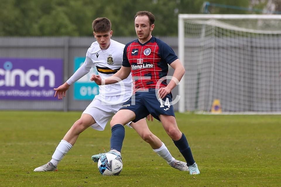 Congratulations to Luca Vata who played the full 90 minutes in yesterdays 1-1 draw with Stranraer.  

Luca has made Five SPFL appearances this season at just 16 years of age, and is certainly one to watch for the future. ⚫️🟡 #sonsteam #dumbartonfc