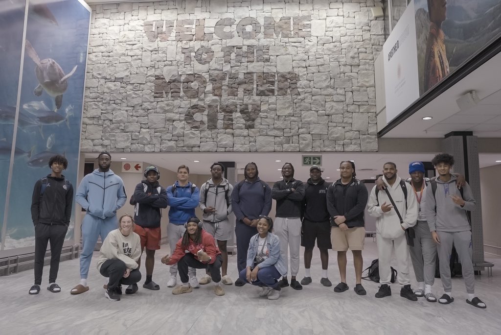 GatorsFB's tweet image. ✈️ Just touched down in Cape Town. 

#GatorMade | #GatorsInSouthAfrica