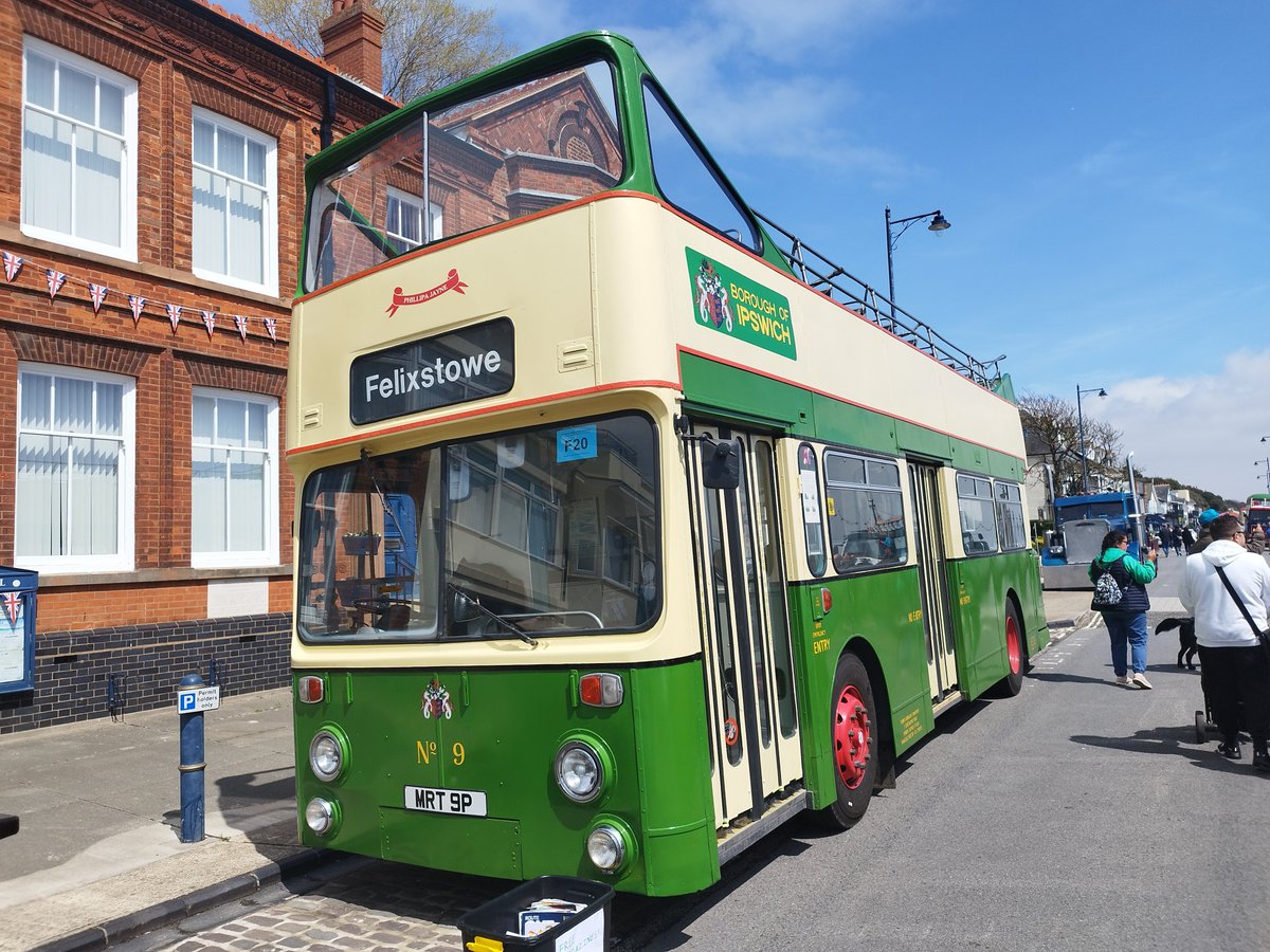 Ashleybus44's tweet photo. Some buses in Felixstowe today most taking part in the Ipswich to Felixstowe run https://t.co/Z1GCjfq2bM