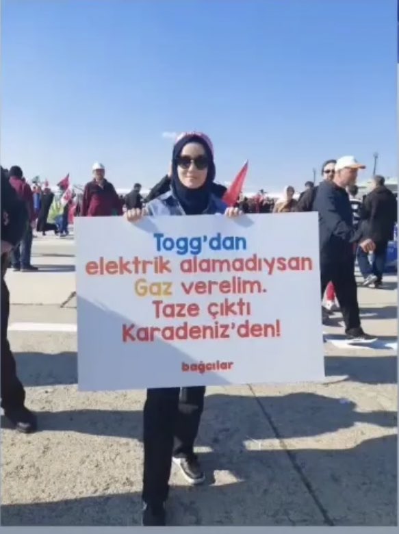Onlara elektrik ,gaz fayda etmez . Bol bol buz 

#BüyükİstanbulMitingi
#TürkiyeSanaEmanet