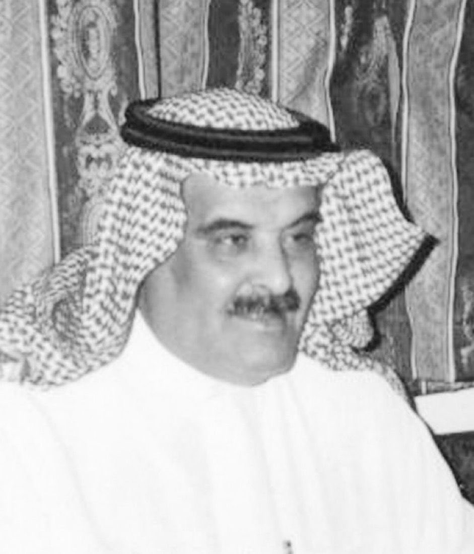 رحم الله الشاعر والإعلامي #ناصر_السكران
أعوام طويلة من العمل الريادي المؤثر
في استضافة وحوار أبرز شعراء الأدب الشعبي..
خالص العزاء والمواساة لأسرته وذويه وإنا لله وإنا إليه راجعون
